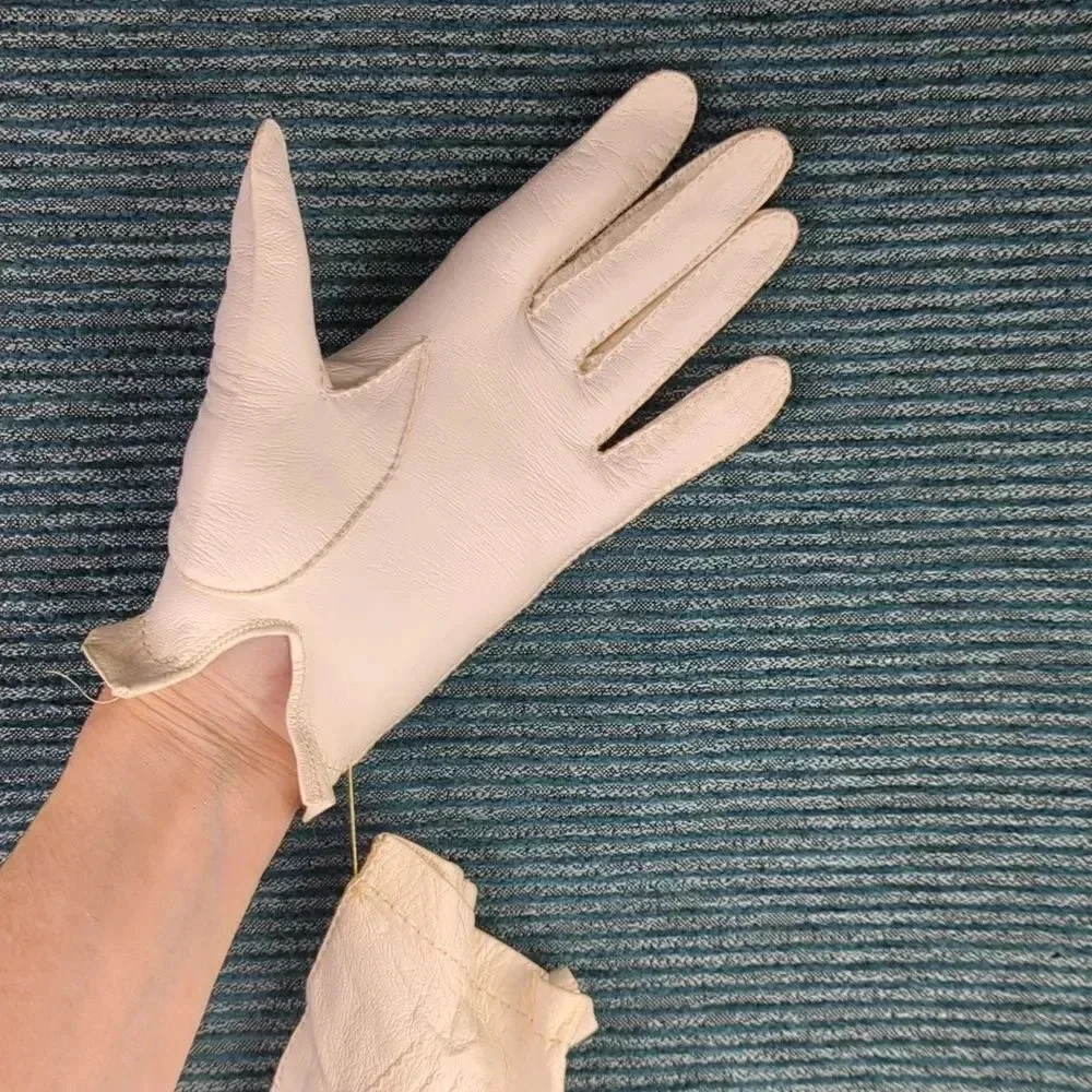Antique World War 1 Era Calf Skin Driving Gloves, Never Worn, Still Connected!